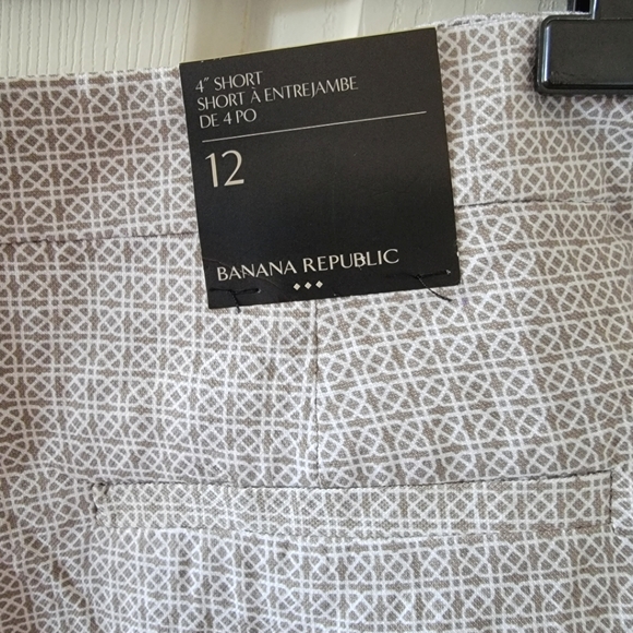 NWT Banana Republic pleated shorts, size 12 - Picture 3 of 5